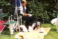 Asha, Cira und Ralf bei einer Ausstellung